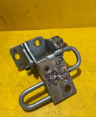 Audi A4 S4 B6 8E 8H Front door lower hinge 