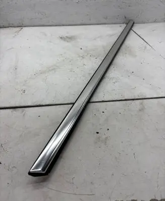 Ford Mondeo MK IV Rear glass trim 