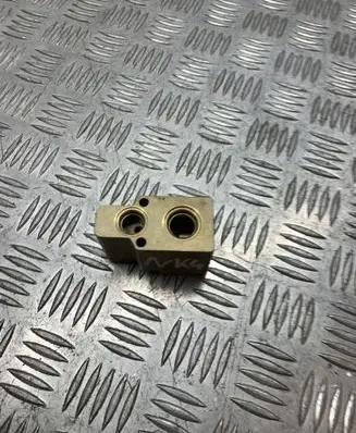 Volkswagen Golf IV Air conditioning (A/C) expansion valve 1J18201038