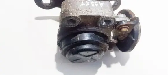 Engine mount bracket