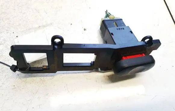 Mitsubishi Pajero Sport I Hazard light switch mr117578