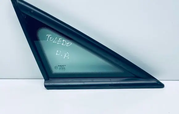 Seat Toledo III (5P) Front triangle window/glass 5P0845412C