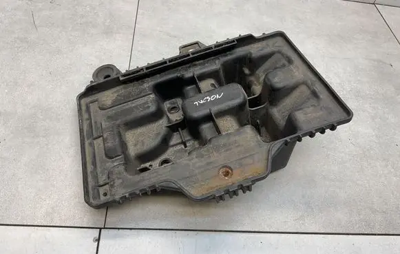 Hyundai Tucson TL Battery tray 37150D3000