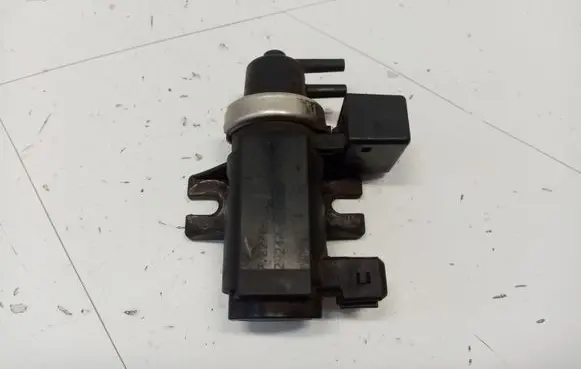 BMW 5 E60 E61 Valve vacuum 2247906 11742247906 11747796634
