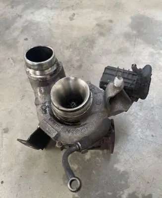 BMW 3 E92 E93 Turbo 763797 6NW009543 779975807