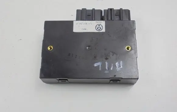 Volkswagen New Beetle Central body control module 1C0962258J