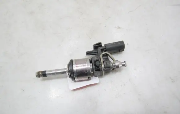 Volkswagen T-Cross Fuel injector 0261500443