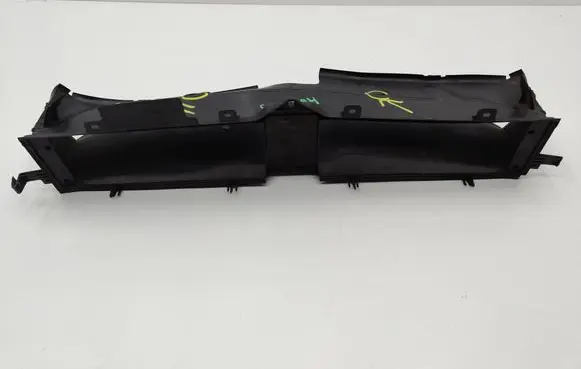 Ford Focus Intercooler air guide/duct channel JX7B8312A