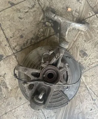 Mercedes-Benz ML W163 Front wheel hub spindle knuckle