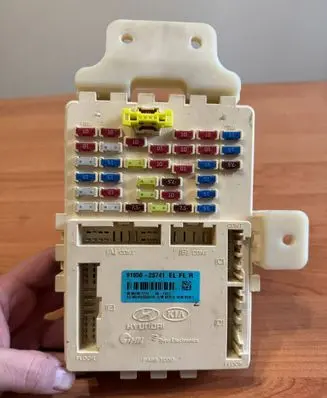 Hyundai ix35 Fuse module 919502S741 H2SD0419 7051279
