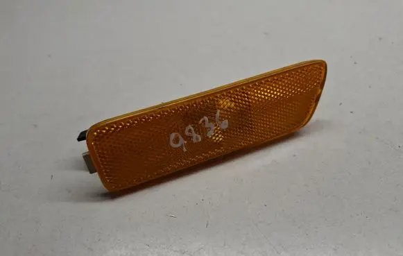 Volkswagen Golf IV Front reflector 1J0945071B