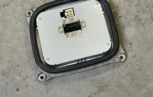 BMW X3 E83 Xenon control unit/module 1307329153 10EEG060110