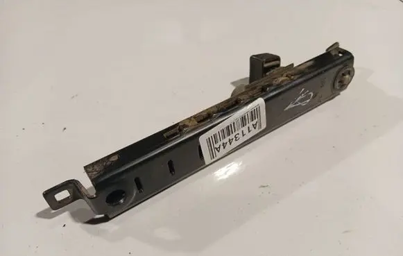 Volkswagen Transporter - Caravelle T4 Seat belt adjustment rail