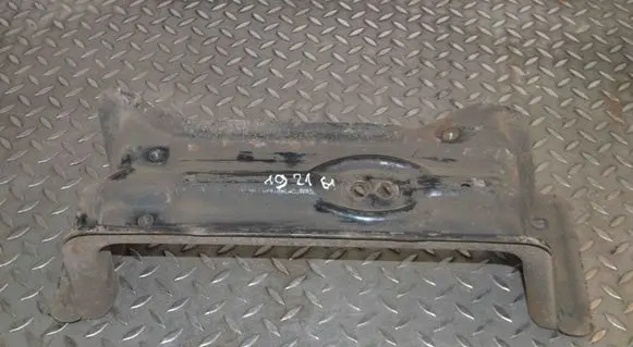 Gearbox mounting bracket