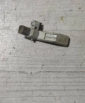 Volkswagen Touran III Crankshaft position sensor 04C906433