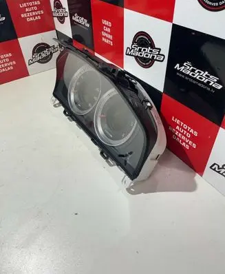 Volvo S60 Speedometer (instrument cluster) 31327584AA
