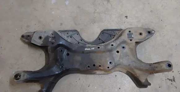 Toyota Prius (NHW20) Front subframe