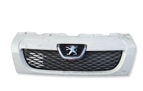 Peugeot Boxer Front bumper upper radiator grill 1308068070