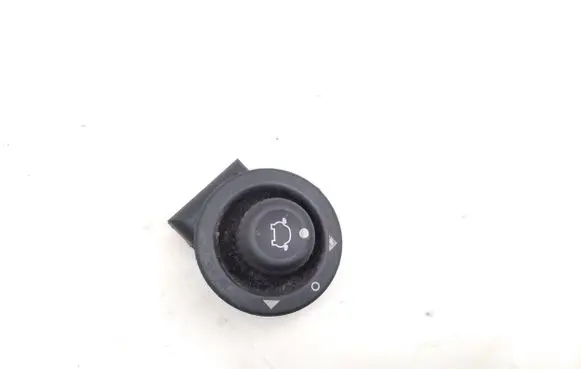 Wing mirror switch