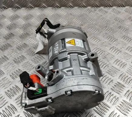 KIA Sportage Air conditioning (A/C) compressor (pump) 977E1CZ000