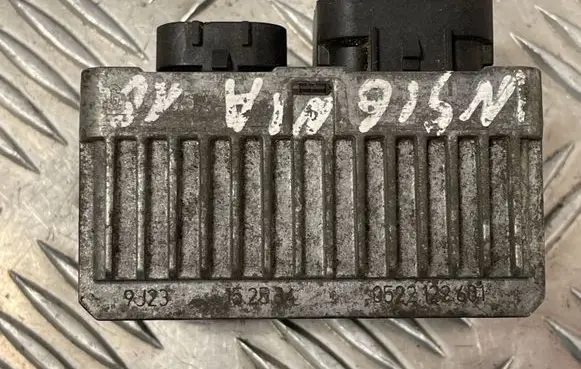 Opel Insignia A Glow plug pre-heat relay 0522122601
