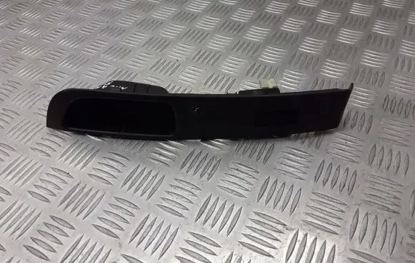 Nissan Micra Quarter vent window switch 80966AX100