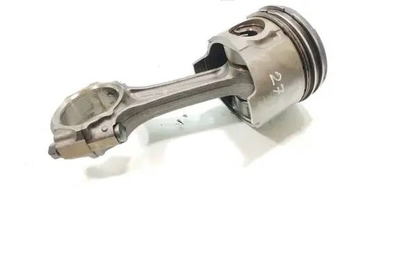 Mitsubishi Canter Piston with connecting rod 