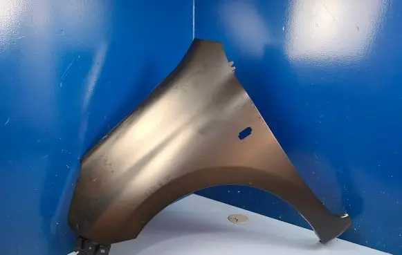 Nissan Micra C+C Fender F31011HBMB