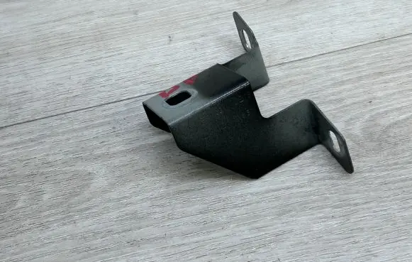 Porsche Cayenne (92A) Fender mounting bracket 95850316200 7P5821162