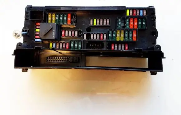 BMW 5 GT F07 Fuse box set 016704871 0-1670487-1