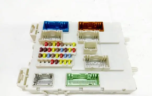 Ford Kuga II Fuse module DV6T14A073FH