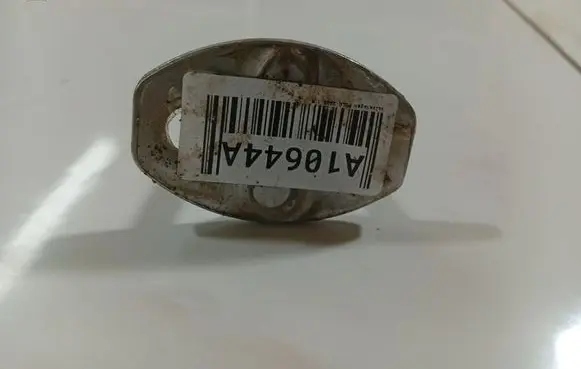 Volkswagen Polo IV 9N3 Front door lock loop/hook striker 3B0837033AC