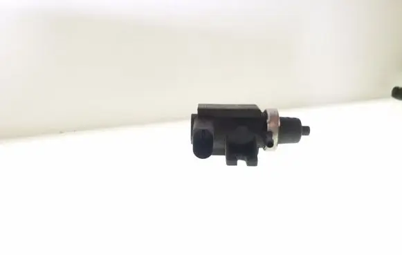 Volkswagen Crafter Turbo solenoid valve 72290320