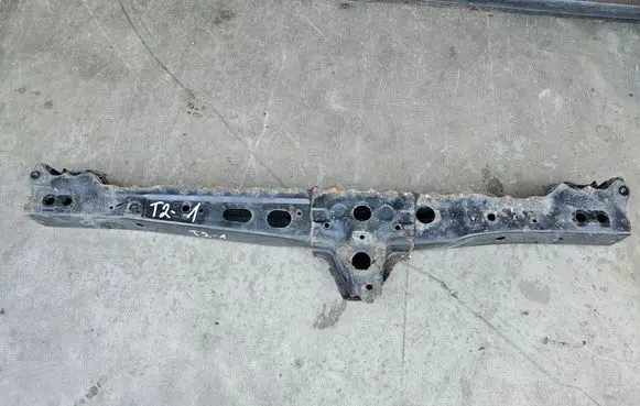 Toyota Avensis T270 Bottom radiator support slam panel 
