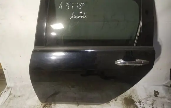 Honda Accord Rear door juodos