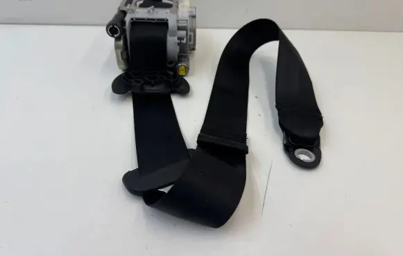 Audi Q7 4M Front seatbelt 4M0857705H
