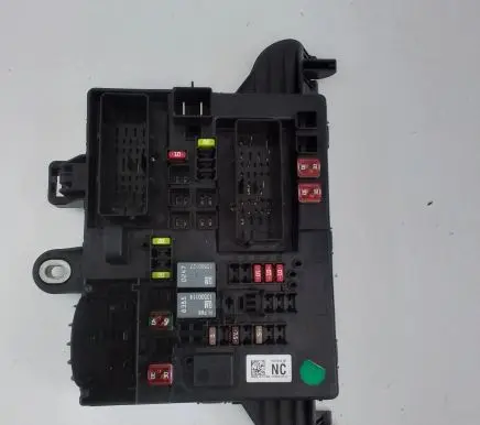 Opel Insignia A Fuse module 13277319 15283423410