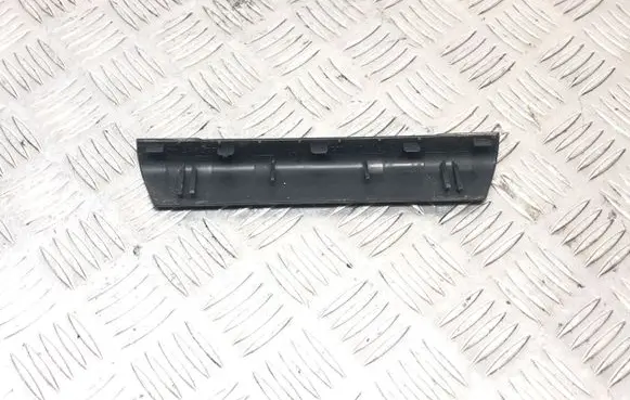 Opel Astra H Front door trim bar 331985437
