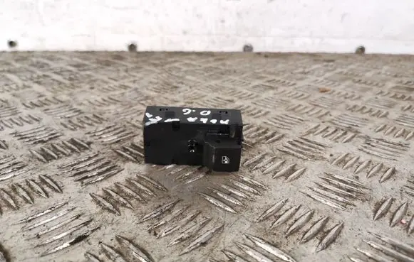 Opel Mokka Electric window control switch 13301888