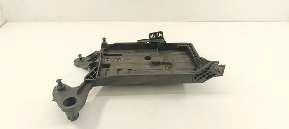Skoda Octavia Mk3 (5E) Battery tray 5Q0915321J 5Q0915331K
