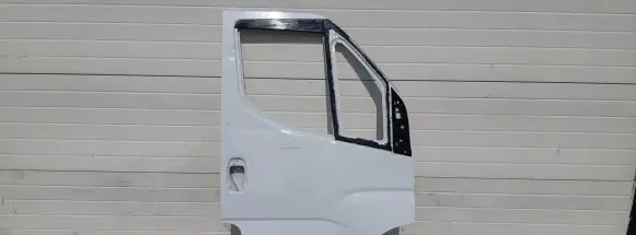 Iveco Daily 6th gen Front door