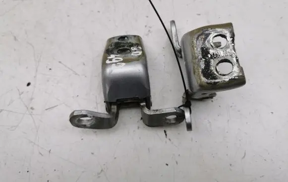 Rear door hinge set