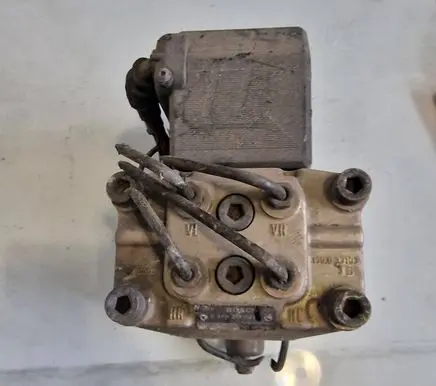 BMW 5 E34 ABS Pump 0265201022