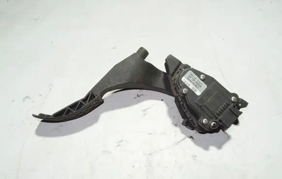 Volkswagen Golf IV Accelerator throttle pedal 1J1721503H 6PV00777001