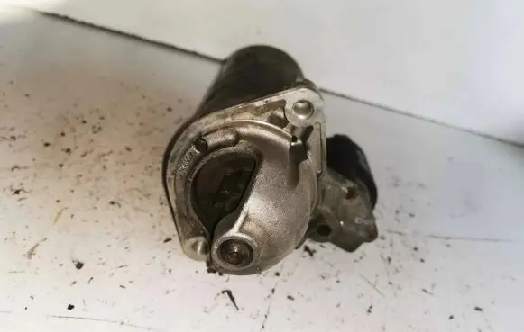 BMW 5 E39 Starter motor 0001109200