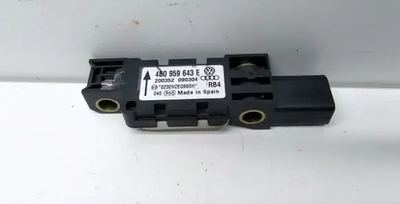 Audi A3 S3 8P Airbag deployment crash/impact sensor 4B0959643E 200352 090304