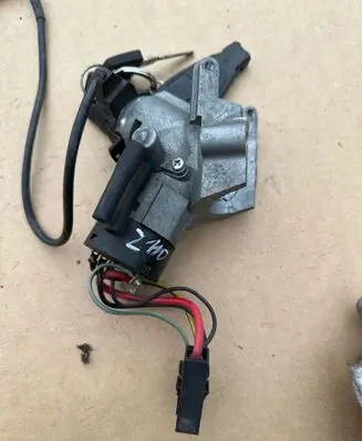 Mercedes-Benz A W169 Front door lower hinge ZGS004