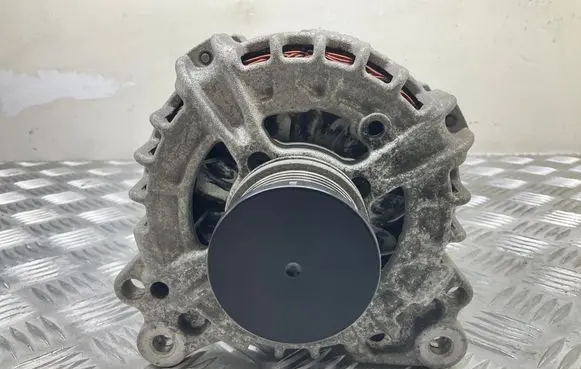 Volkswagen Golf Sportsvan Generator/alternator 03L903023K