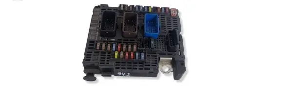 Peugeot 508 Fuse module 9677987580