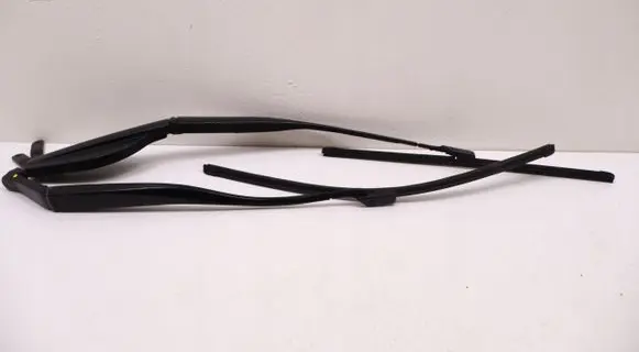 Lexus RX 450H Front wiper blade arm ACM100